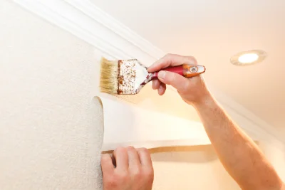 Pose de papier peint à Sierck-les-Bains — revêtements muraux et toiles de verre